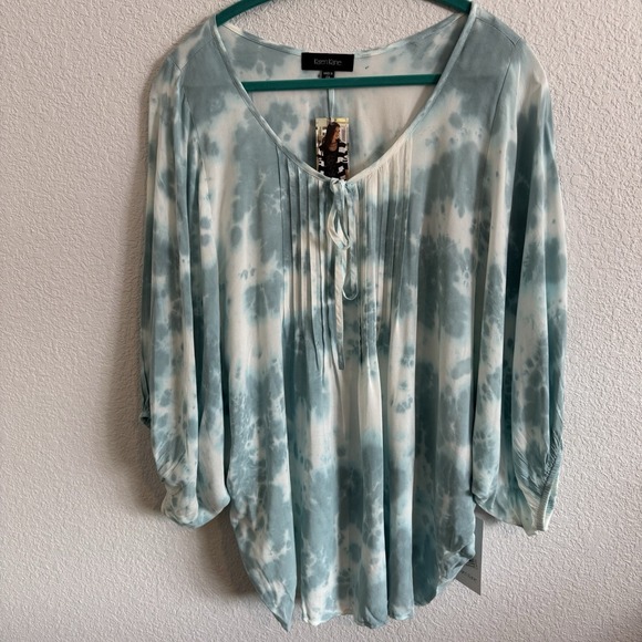 Karen Kane Tops - Karen Kane Women's size XL Call of the Canyon Pintuck Top Soft Aqua Tie Dye Boho